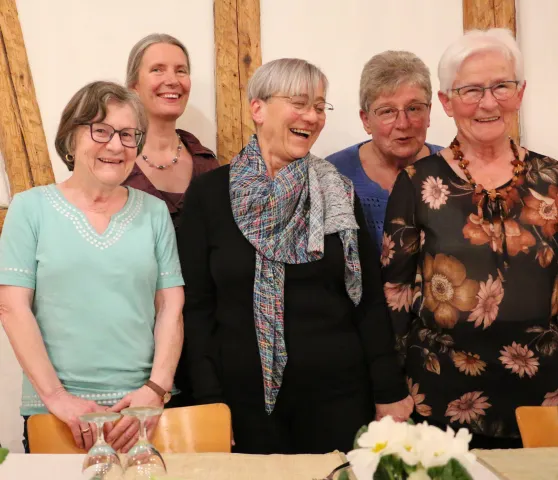 Vorstand Frauenchor: v.l. Erika Jauch, Doris Brodbeck, Susanna L&uuml;thi, Rosmarie Wanner, Dora Henauer - GV 24.3.2022 (Foto: Am&eacute;lie Schenk)