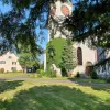 Vor der Kirche Gächlingen (Foto: Werner Näf) Vor der Kirche Gächlingen (Foto: Werner Näf)