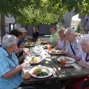 Mittagessen auf dem Juckerhof (Marianne Näf-Bräker)