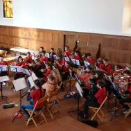 Novello: Das Jugendorchester gestaltet den Gottesdienst (Foto: Werner N&auml;f)