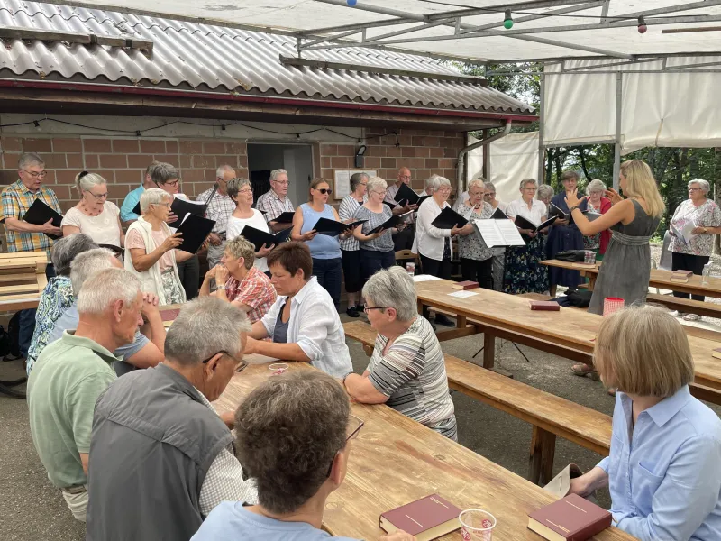 Waldgottesdienst2022_Kichenchor (Foto: Kirchenchor Opfertshofen) Waldgottesdienst2022_Kichenchor (Foto: Kirchenchor Opfertshofen)