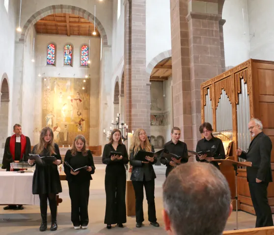 Vocalensemble Kanti SH (Foto: Doris Brodbeck) Vocalensemble Kanti SH: Leitung Tino Brütsch (Foto: Doris Brodbeck)