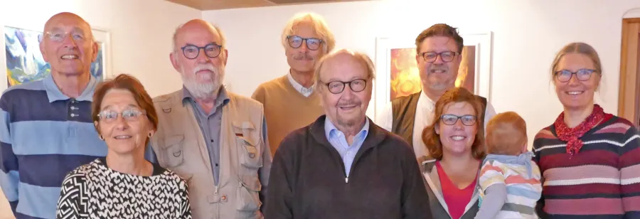 erweiterter Vorstand Hugenotten- und Waldenserweg erweiterter Vorstand Hugenotten- und Waldenserweg: v.l. Theo Bächtold, Regula Küpfer, Markus Plüss, Hans Stephani, Walter Gille, Giorgio Girardet, Sandra Ruh,
Doris Brodbeck. Es fehlt: Christine Höötmann.